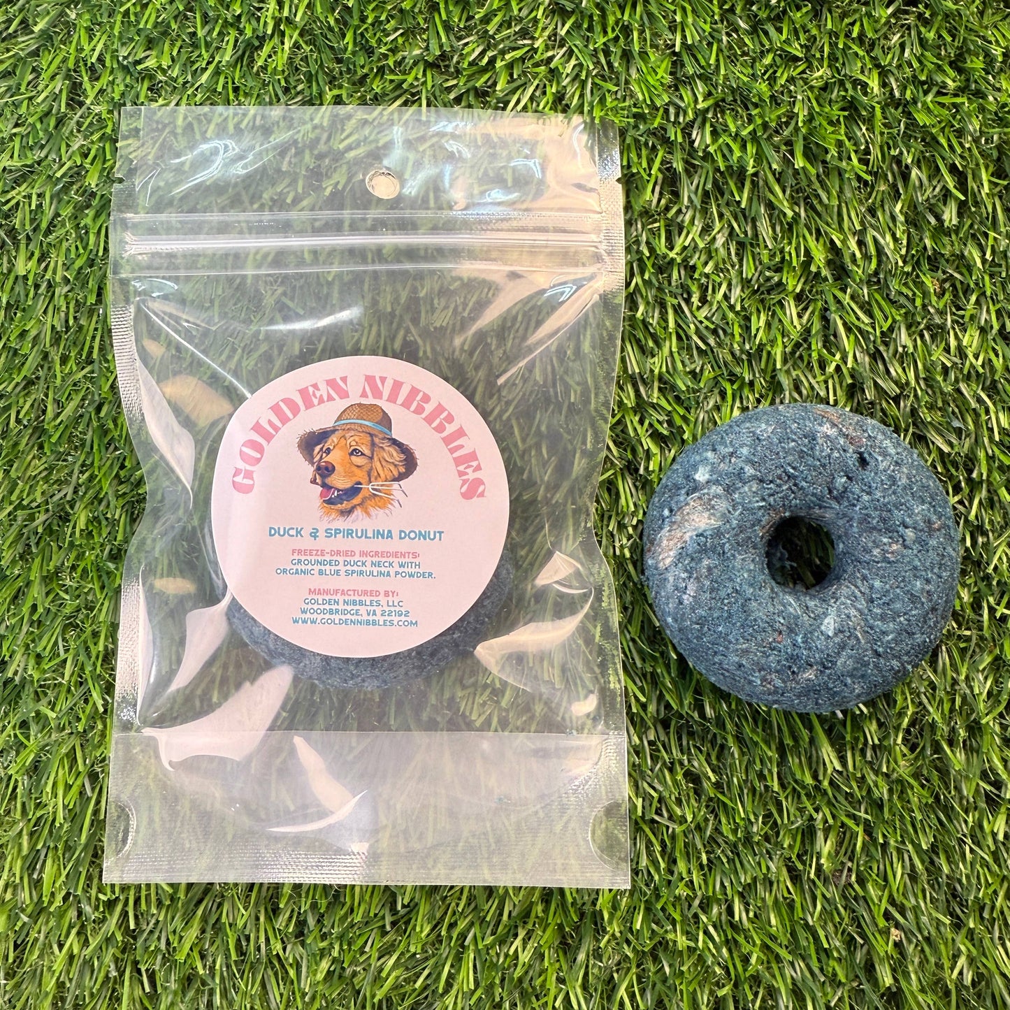Donut - Duck & Spirulina- Freeze-Dried Treat for Dogs & Cats