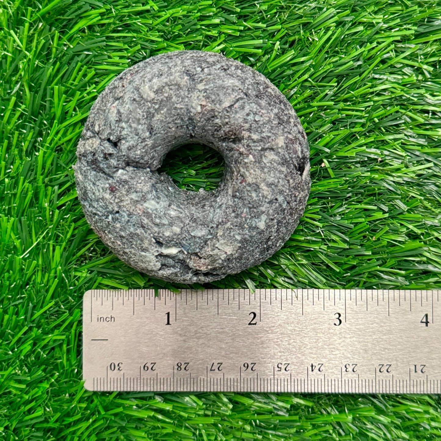 Donut - Duck & Spirulina- Freeze-Dried Treat for Dogs & Cats