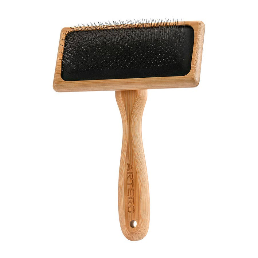 Artero Romeo- Short Pin Slicker M-Brush