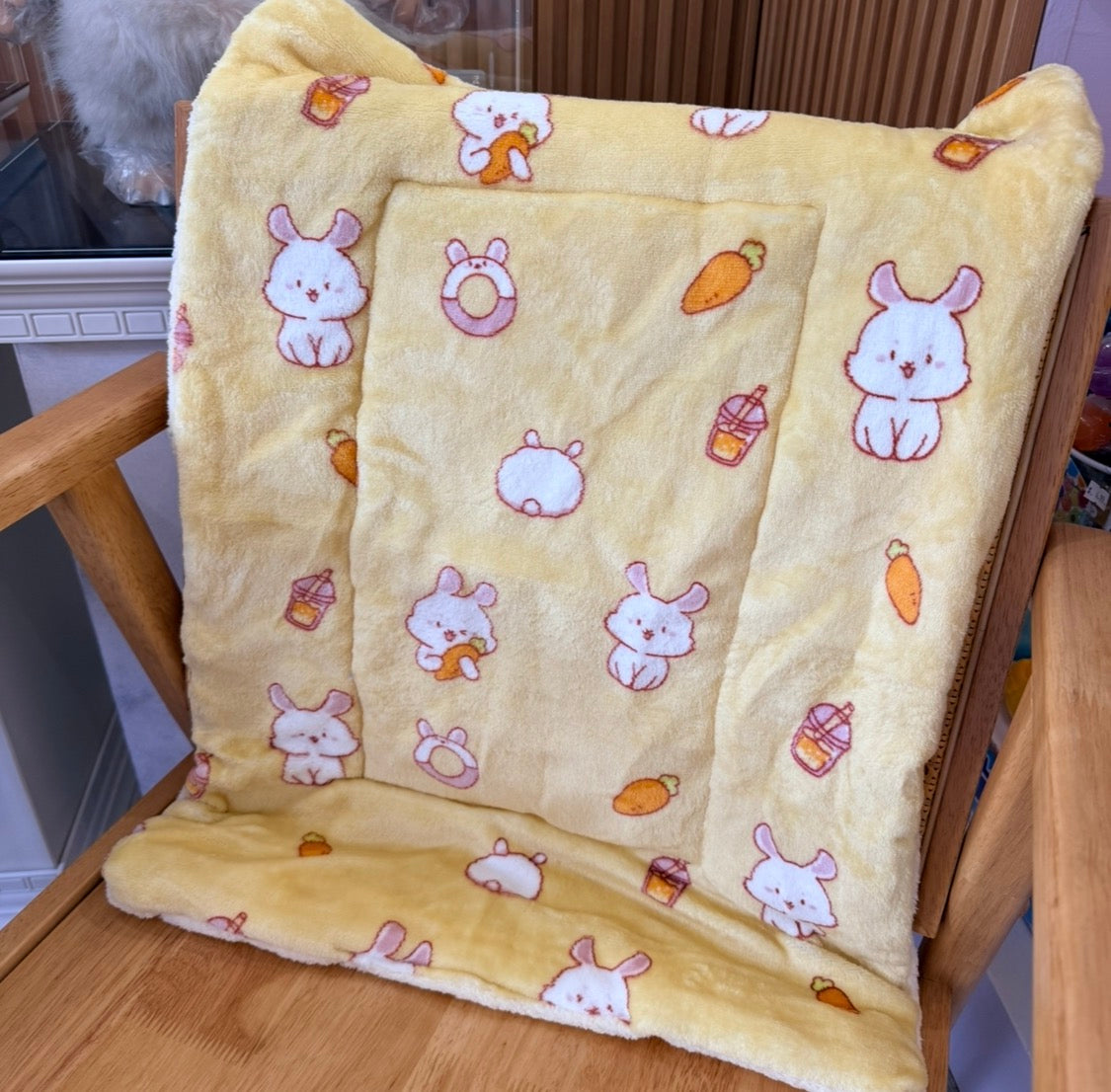 Yellow Travel Mat, L (Bunny Pattern) 19.7" x 27.5"