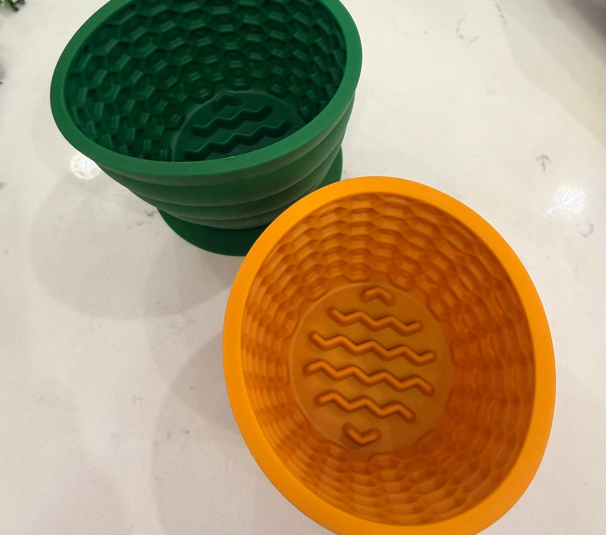Honeycomb Silicone Slow Feeder Lick Bowl Medium 1ct