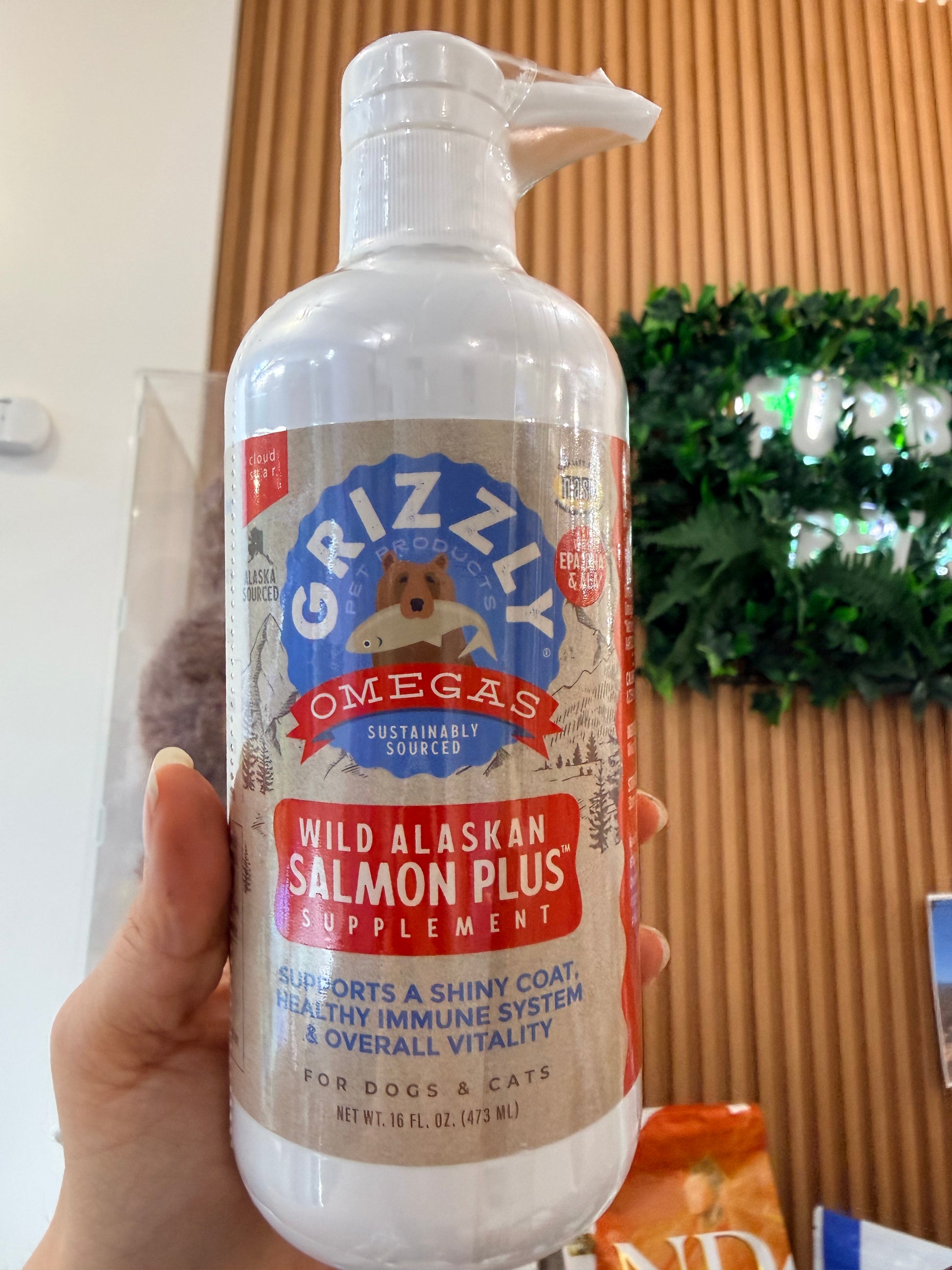 Grizzly Omegas Wild Alaskan Salmon Plus Supplement for Dogs and Cats 16 Fl Oz