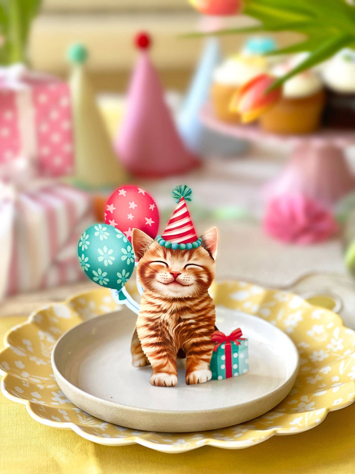 Mini Birthday Kitten (1 Mini Pop-up Greeting Card)